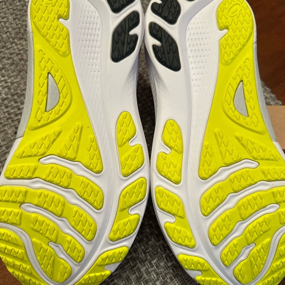 Brand New Women’s Asics Sunrise Red Gel Kayano 30 running shoes Size 11 - Picture 2 of 5